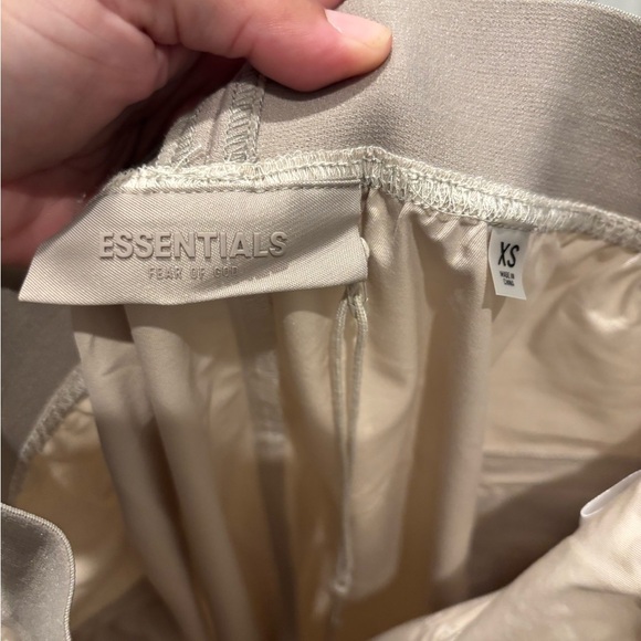 FEAR OF GOD ESSENTIALS
ESSENTIALS WOMEN'S CARGO PANT - Picture 7 of 7